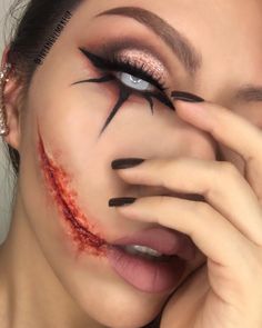 Liquid Latex Makeup, Eyeliner Halloween, Nail Inspo Short, Pelottava Halloween, Scar Makeup, Scar Wax, Gore Makeup, Fantasy Make-up