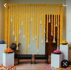 Haldi Ceremony Decorations, Small Wedding Decor, Mehendi Decor Ideas, Pooja Decor, Home Flower Decor, Simple Stage Decorations