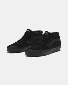 undefined Vans Sk8 Mid, Mid Top Shoes, Triple Black, Leather Collar, Vans Sk8, Shoes Trainers, Full Grain Leather, South Korea, Black Men