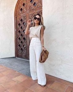 Summer Business Casual Outfits, Linen Pants Outfit, Business Casual Summer, Elegante Casual, Fashion Weeks, Casual Fall Outfits, Casual Street Style