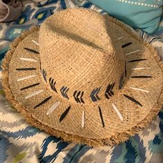 Lulus Sun Hat! Never Worn. Make An Offer! Light Weight, With Stitching Of White, Light Blue, And Navy! Pic Of Model Wearing Hat! Blue Summer Straw Hat For Festivals, Blue Bohemian Straw Hat For Vacation, Blue Bohemian Straw Hat For Beach Season, Straw Hat Crafts, Wide Brim Felt Hat, Gold Straws, Floppy Straw Hat, Straw Sun Hat, Leather Cap