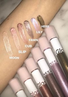 Lipgloss Shades, Glossier Lidstar, Natural Hair Mask, Routine Skin, Beauty Tips For Face, Lip Glosses, Aesthetic Makeup, Makeup Skin Care