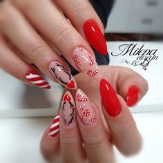 Christmas Almond Nail Designs, Nail Art Natal Xmas, Noel Nail Art, Christmas Nails 2022 Trends, Classy Acrylic Nails, Acrylic Nails Coffin Short