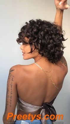 Radiant Shades for Curly Hair Short Curly Cuts, Natural Curly Hair Cuts, Wavy Bob Haircuts, Short Curls, Hairstyles For Curly Hair, Curly Hair Inspiration