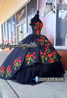 Black And Red Roses Quinceanera Dresses, Red And White Quinceanera Dresses, Black Quince Dress, Mariachi Quinceanera Dress, Quince Centerpieces, Red Quinceanera Ideas, Folklorico Dresses, Burgundy Quinceanera Dresses