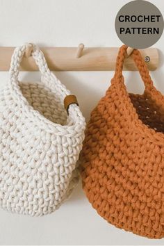 two crocheted purses hanging on a wooden hanger with text overlay that reads, crochet pattern