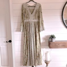 Beautiful Dress Is In Excellent Condition! Measures 60 Inches In Length; 19 Inches Pit To Pit; Waist Is 14.5 Inches; Sleeves Are 24 Inches. Has A Side Zipper. Made Of 98% Cotton; 2% Metallic Yarn. Fully Lined. It Is A Ba&Sh Size 1 Which Equates To A Small. Please Make Sure To Zero In On All Measurements. Metallic Yarn, Beautiful Dress, Side Zipper, Beautiful Dresses, Colorful Dresses, Make Sure, Maxi Dress, Yarn, Womens Dresses