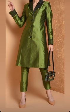 Indowestern Pant Outfits, Silk Western Dresses, Tunic Sets For Women, Satin Dresses Pakistani, Satin Coord Sets For Women, Trouser And Blouse Outfit, Full Sleeves Suit Designs, V Neck Suit Design, Indowestern Coord Set