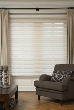 Roller shades Window Coverings Living Room, Zebra Curtains, Living Room Blinds, Plain Curtains, Interior Design Per La Casa, Custom Drapes, Modern Curtains, Home Curtains