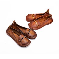 Made Of Genuine Leather And Sits On A Soft Rubber Sole.Horsebit-Detailed , Light And Comfortable For Walking. Material: Brush Off cow leather Insole: Genuine Leather （Unmovable） Outsole: Rubber Inside: Top layer Genuine leather the other side weight: 0.21kg each shoes Heels: 1.5Cm/0.59" Vintage Brown Flat Leather Shoes, Vintage Leather Flats With Leather Footbed, Vintage Leather Flats, Vintage Brown Leather Flat Heel Shoes, Vintage Flat Leather Shoes, Vintage Brown Almond Toe Flats, Vintage Brown Closed Toe Moccasins, Brown Vintage Closed Toe Loafers, Vintage Flat Leather Loafers