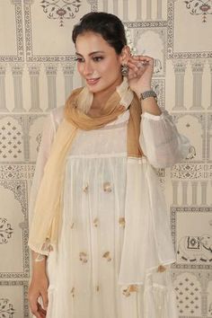 Shop for Falguni.Foram White Chanderi Silk Kurta Pant Set for Women Online at Aza Fashions Colorblock Scarf, Color Block Scarf, Embroidered Motifs, White Kurta, White Flares, Silk Kurta, Beaded Neckline, Pattern Embroidery, Kurta With Pants