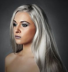 30 Best Hair Color Ideas for Olive Skin (2022 Trends) Makeup For Gray Hair, Olive Skin Blonde Hair, Hair Highlights Blonde, White Hair Highlights, Color Ponytail, Long Grey Hair, Silver Hair Highlights