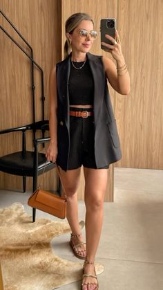 Chic Outfits Edgy, Looks Com Short, Smart Casual Work Outfit Women, Vest Outfits For Women, Chic Fall Fashion, Blazer Outfits Casual, Business Casual Outfits For Work, Swimwear Online, Fashion Mistakes