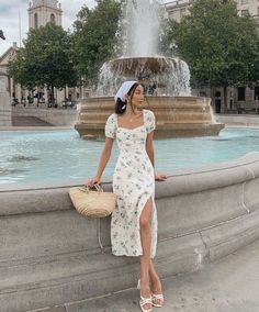 vestido blanco casual Chique Outfit, Europe Outfits, Italy Outfits, Summer Dress Outfits, Pastry Chef, Girly Outfits