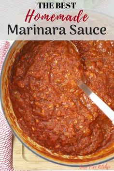 the best homemade marinara sauce in a pot with a spatula on top and text overlay