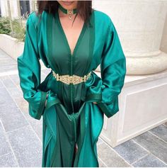 Moroccan Green Caftan 2 Pieces Luxury Green Dresses For Women, Luxury Traditional Green Abaya, Luxury Fitted Green Dress, Marrocan Dress, Fancy Green Dress, Morrocan Dresses, Caftan Dress Moroccan, Caftan Satin, Moroccan Clothes