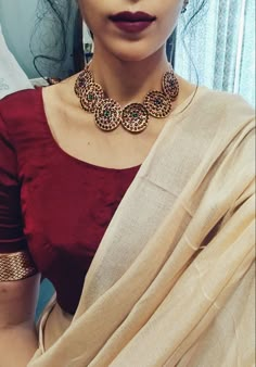 Trendy Jewelry Ideas, Kemp Necklace, Simple Necklaces, Simple Saree Designs, Cotton Saree Blouse, Indian Outfits Lehenga, Cotton Saree Designs