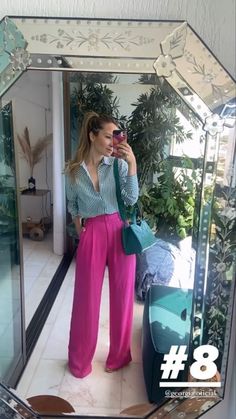 Pink Pant Outfits For Women, Business Casual Outfits Colorful, Pink Slacks Outfit, Fucsia Pants Outfit, How To Style Pink Pants, Colorful Work Outfits Women, Pantalon Rosa Outfit, Outfit Pantalon Rosa, Fun Work Outfits