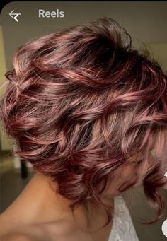 Long Bob Hair Color, Colored Curly Hair, Hair Color Auburn, Sassy Hair, Hair Affair, Hair Color Highlights, Short Hair Color, Penteado Cabelo Curto, Hair Color And Cut