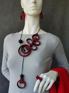 Red Spiral Jewelry As Gift, Red Spiral Jewelry For Gifts, Spiral Shaped Red Jewelry For Gifts, Elegant Black Spiral Jewelry, Adjustable Red Spiral Jewelry, Black Adjustable Spiral Necklace, Adjustable Black Spiral Necklace, Spiral Black Necklace As A Gift, Black Spiral Necklace As A Gift