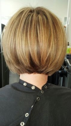 Short Layered Bob Back View, Hairstyle For Fine Hair, Layers Short, Foil Highlights, Blonde Bob Hairstyles, Hair With Layers, Layered Haircuts For Medium Hair, Textured Bob, Chin Length Bob