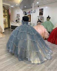 Quince Dress Aesthetic, Quinceanera Dresses Colors, Quince Planning, Xv Ideas, Debut Gowns, Quincenera Dresses, Quince Themes, Quinceañera Dresses