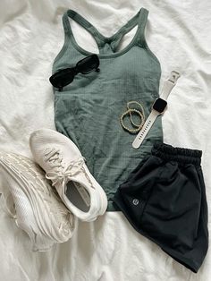 Cute Summer Athletic Outfits, Athletic Outfits Aesthetic, Sporty Accessories, Athletic Skirt Outfit, Summer Running Outfit, Summer Athletic Outfits, Summer Outfits Sporty, Athletic Wear Outfits, Aesthetic Athletic