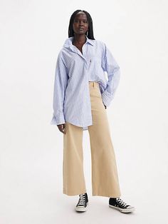 Inspired by the timeless chino, these Vintage Chinos kick it up a notch with a relaxed fit, a flattering mid rise and a classic straight leg. The timeless chino gets an upgrade Cut with a straight leg and relaxed fit With a flattering mid rise Woven with a hint of stretch Soft Summer Wardrobe, Mens Jeans Guide, Chino Pants Women, Ribcage Jeans, Womens Chinos, Levis Vintage, Work Fits, Loose Jeans, Jeans Bootcut