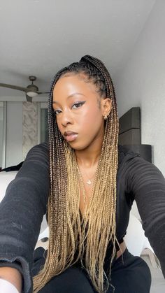 Ombre box braids: colours 2,33 and 27 Box Braids Colours, Blonde Ombre Braids, Braids Colours, Ombré Braids, Hombre Hair, Brown Box Braids, Ombre Braids, Ombre Box Braids