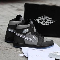 PRODUCT DETAILS  Includes Shipping bags, dustbag sleeper, care manual, booklet, tag. High Top Basketball Shoes, Nike Fashion Shoes, Jordan Shoes Retro, All Nike Shoes, Cute Nike Shoes, Cute Nikes, Swag Shoes, Nike Air Jordan 1, Sneakers Men Fashion