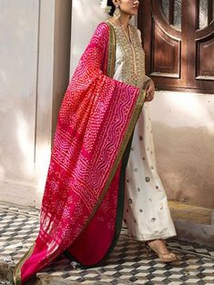 Party Wear Dresses Pakistani, Bandhni Dupatta, Colored Suits, Suits For Women Indian, Dresses Pakistani, Red Bridal Dress, Indian Lehenga Choli, Salwar Kamiz, Desi Clothes