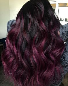 Pelo Color Borgoña, Pelo Color Vino, Red Balayage Hair, Wine Hair Color, Plum Hair, Wine Hair, Hair Color Burgundy, Dark Red Hair