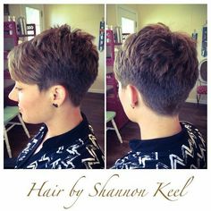 Pixie Haircuts For Women 2023, Short Pixie Haircuts For Women, Feathered Pixie, Haircuts For Women 2023, Pixie Haircuts For Women, Boring Hair, Short Grey Hair, Sassy Hair, Haircut And Color