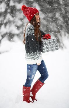 ( I like the sweater & with black leggings or black skinny jeans not light wash ) Red Rain Boots, Beanie Outfit, Comfy Outfits Winter, Cute Christmas Outfits, Christmas Outfit Ideas, Comfy Winter, Cute Winter Outfits, Winter Trends, Christmas Fashion