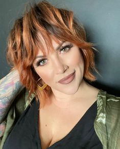 Short Shag Mullet Round Face, Short Shag With Highlights, Short Messy Shag Haircuts, Flirty Hairstyles, Cropped Bob, Messy Bobs, Mullet Shag, Bixie Haircut, Mullet Hair