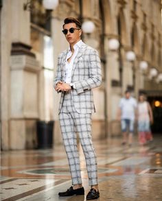 Office Wear Outfit, Suit Fashion Men's, A Man In A Suit, Smart Casual Menswear, Man In A Suit, Suits Men Business, Smart Casual Men