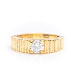 14k Solid Gold Ribbed Band Solitaire Ring, Real Gold Textured Band Thick Ring, Handmade Premium Fine Jewelry By Selanica. 💙 The ring material is 14k solid gold, should not be confused with gold plating or filling. It will never tarnish or fade over time. We're offering the finest quality in solid gold jewelry. Band thicknesses is 5.5 mm at the front and 3.3 mm at the back.  💎 Gemstone is a 0.50 ct premium grade D Color (colorless) VS/SI clarity moissanite. 💙 Our jewelry is handcrafted with love and great care at San Francisco Bay! All of our items are 14k stamped for authenticity. You will receive them exactly as pictured.  💙 Quick shipping - Your order will be handcrafted and shipped in a few days. 🎁 They are delivered in a nice jewelry box, ready to be presented as a precious gift.