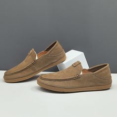 Gender: Men Type: Loafers Main Materials: Cowhide Insole: Pigskin Sole: Rubber Type of Closure: Slip-on... Flat Loafers, Oxford Boots, Men Type, Men Vintage, Fall Shoes, Derby Shoes, Spring Shoes, Winter Shoes, Retro Stil