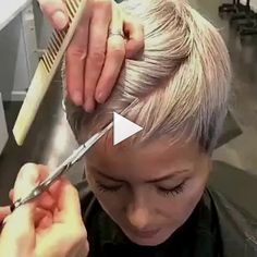 ++frisuren haarschnitte!! Hoco Hair Ideas, Hoco Hair, Homemade Food, Shoulder Length, Short Hair Cuts, Homemade Recipes, Short Hair Styles, Hair Cuts, Hair