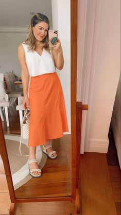 Curvy Outfits Summer, Summer Orange, What Is Fashion, Casual College Outfits, Casual Outfit Inspiration, Orange Skirt, African Print Dresses, Neutral Outfit, Curvy Outfits