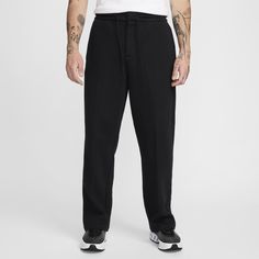 These straight-leg pants pair the clean look of Nike Tech with polished details like a pin tuck, welt back pocket and a zippered fly. Our premium, lightweight fleece–smooth both inside and out–gives you plenty of warmth without adding bulk. Nike Tech Fleece Pants, Mens Tailor, Nike Tech Fleece, Nike Tech, Tech Fleece, Nike Sports, Fleece Pants, Tailored Pants, Straight Leg Trousers