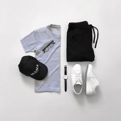 Flatlay Clothing, Minimal Flatlay, Mens Wardrobe Essentials, Men With Street Style, Hipster Mens Fashion, Outfit Grid