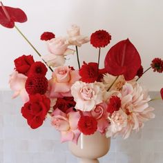 A floral bouquet is included at our Pop-Up Wedding event where you can get hitched and everything is included on the day. We have been inspired by these arrangements. Expect to have a small bouquet of soft pinks, rich reds, lots of movement with whimsical loose stem arrangements. Gorgeous... Want more details on your ceremony package? https://www.bahamamama.com.au/popupwedding Book online or send us a message for a more personal booking. 📷 Images from pinterst: 1.flowerandtwig 2.lucymunozph... Red Pink Floral Arrangements, Untraditional Wedding Bouquet, Modern Valentines Flowers, Valentines Floral Bouquets, Red White And Pink Bouquet, Flower Arrangements Valentine, Pink Red Flower Arrangement, Red Pink White Floral Arrangement, Red Flower Arrangements Table