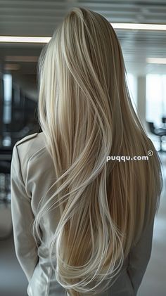 How to Get Stunning Platinum Blonde Hair at Home 4b Curls, Hair Color At Home, Blonde Hair At Home, Sunkissed Hair Brunette, Blonde Balayage Hair, Platinum Hair Color, Balayage Hair Color Ideas, Grey Hair Transformation, Balayage Hair Color