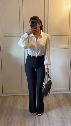 Ladies Style Classy, Corporate Outfits For Women, Networking Event Outfit, Event Outfit Ideas, Corporate Baddie Outfits, Chic Fits, Outfits For Petite, Networking Outfit, Travel Fits