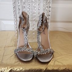 Didifu Women's Cut Out Dress Heels. Beats Flower Design In Glittery Silver Color. Heels Are Nwt. Spring Wedding Shoes With Glitter In Glamorous Style, Spring Wedding Shoes With Glitter, Glamorous Glitter Wedding Shoes For Spring, Spring Formal Wedding Shoes With Rhinestones, Glamorous Wedding Shoes With Rhinestones For Spring, Glamorous Spring Wedding Shoes With Rhinestones, Sparkling Silver Heels For Spring, Spring Silver Sparkling Heels, Sparkling Spring Wedding Shoes