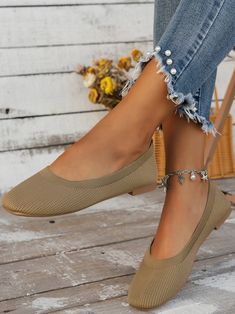 Dressy Casual Shoes, Plain Shoes, Foldable Flats, Womens Boots Flat, Boots Comfortable, Comfy Flats, Flat Boots, Dressy Casual, Walking Shoes