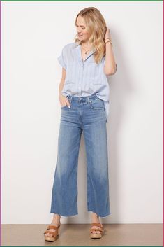 If you're wondering why you're getting more breakouts than your teen, wonder no more. Find out in this blog why this happens in your 40s (perimenopause) and how to address the underlying cause. Wide Leg Cropped Jeans Outfit, Ankle Jeans Outfit, Crop Wide Leg Jeans, Denim Pants Outfit, Cropped Jeans Outfit, Flare Jeans Outfit, Capri Outfits, Outfits Primavera, Wide Leg Jeans Outfit