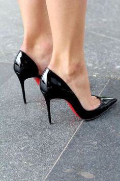 High Heels Classy, Ankle Strap Chunky Heels, Heels Classy, High Shoes, Beauty And Fashion, Black High Heels, High Heels Stilettos, Heel Pumps, High Heel Pumps