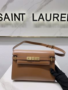 YSL's latest bag-type flip-top Manhattan baguette, which can be paired with a small suit or casual! The retro distressed hardware also looks very high-end bag!

Dimensions 24x6x17.5 Ysl Baguette Bag, Luxury Vintage Rectangular Baguette Bag, Ysl Manhattan Shoulder Bag, Manhattan Shoulder Bag Ysl, Large Leather Bag, Small Leather Bag, Medium Handbags, Lv Purse, Lv Shoes